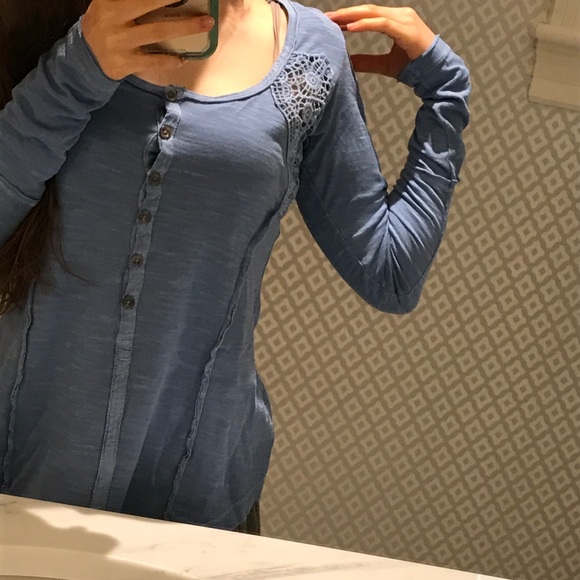 Long sleeve detailed blue shirt - Picture 2 of 5